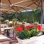 Hotell Logis Les Airelles En Bray 2*