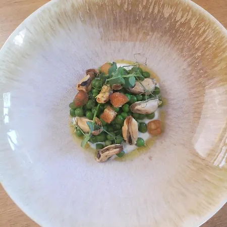 호텔 Logis Hotel-restaurant Les Airelles 2*