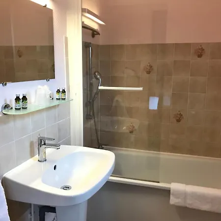 Logis Hotel-restaurant Les Airelles 호텔 2*