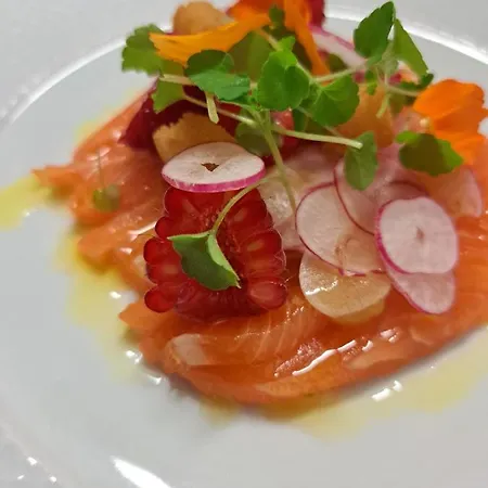 호텔 Logis Hotel-restaurant Les Airelles 2*