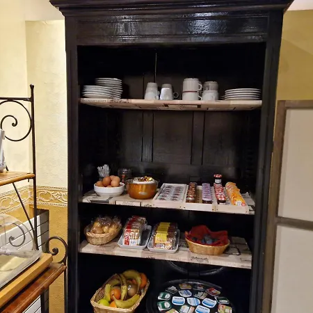 Logis Les Airelles En Bray 2*