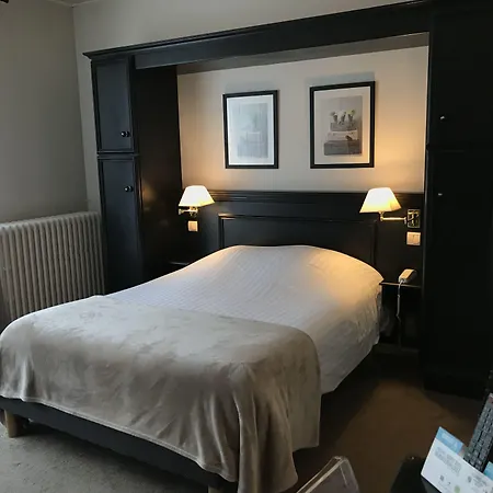 Hotel Logis Les Airelles En Bray 2*