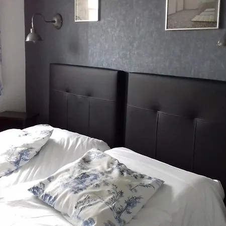 Logis Hotel-restaurant Les Airelles 2* Neufchâtel-en-Bray