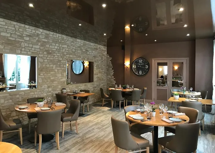 Logis Les Airelles En Bray Hotel