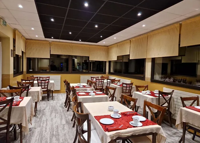 Hotel Logis Les Airelles En Bray Neufchâtel-en-Bray