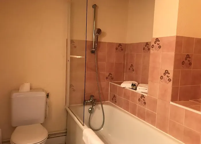 Hotell Logis Les Airelles En Bray