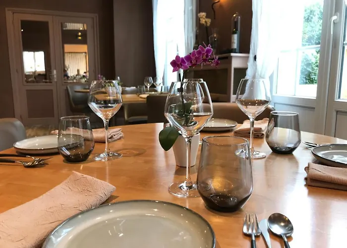 Logis Les Airelles En Bray Hotel