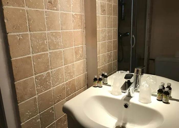 Hotell Logis Les Airelles En Bray