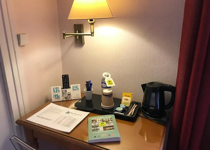 Hotell Logis Les Airelles En Bray